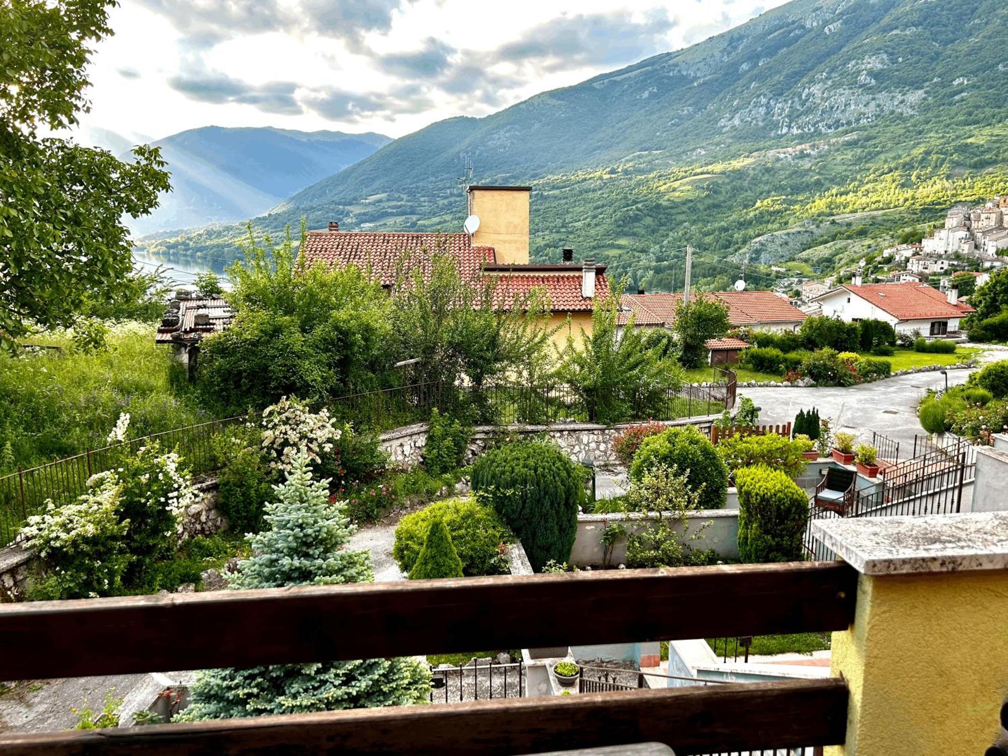 Апартаменты 4Flats In Orto Di Venanzio Барреа Номер фото