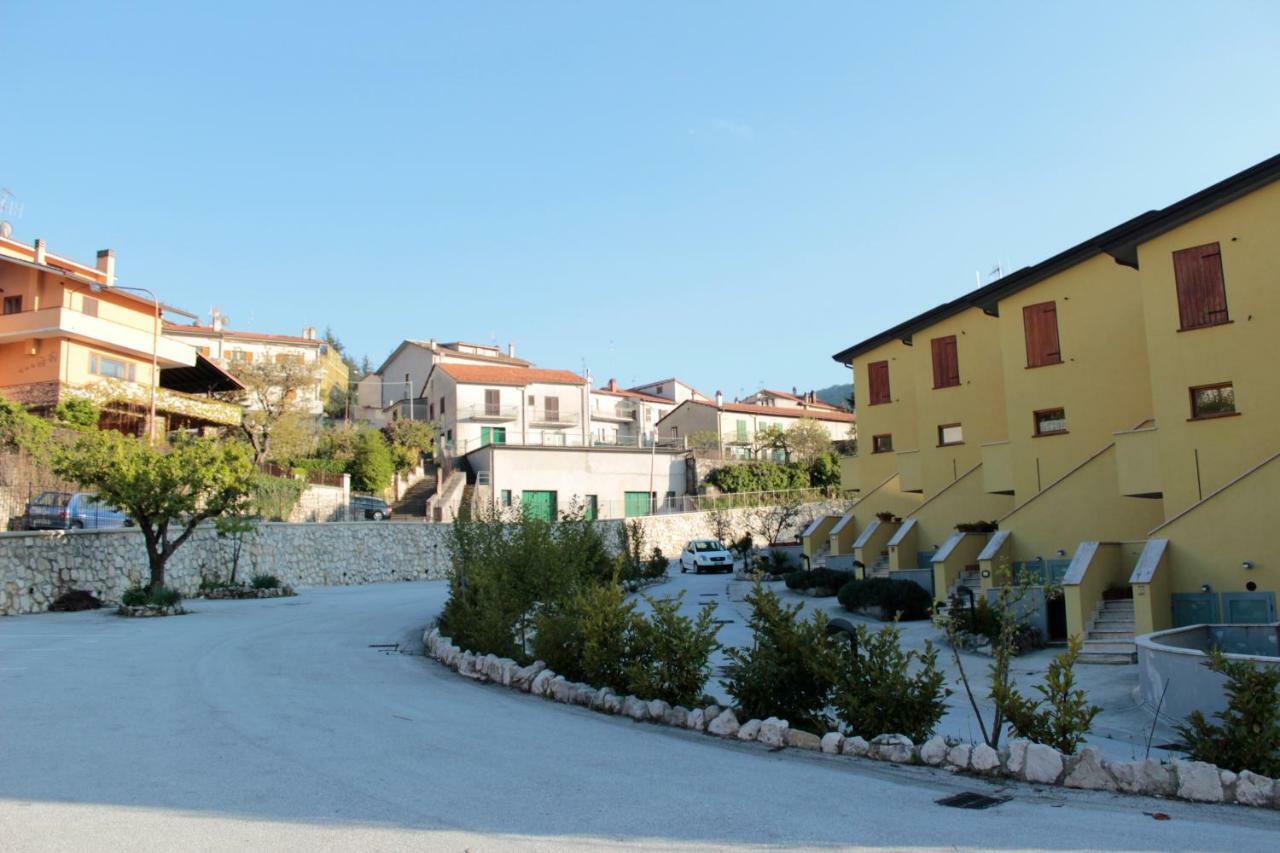Апартаменты 4Flats In Orto Di Venanzio Барреа Экстерьер фото